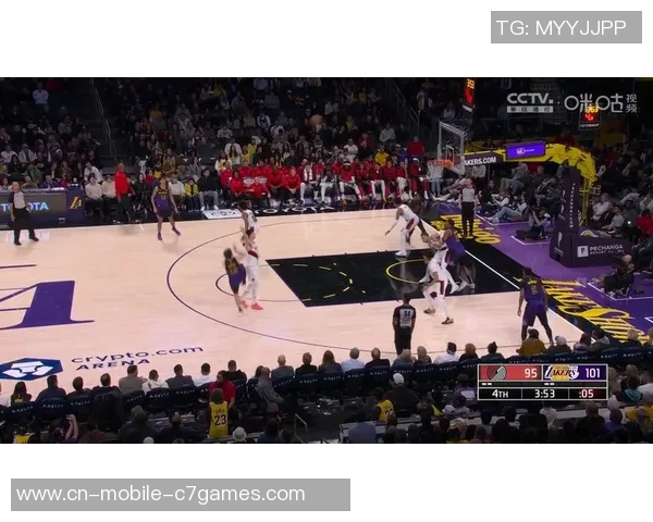 湖人迎战开拓者季后赛第二场激战球迷期待精彩对决与逆转奇迹 湖人迎战开拓者季后赛第二场激战球迷期待精彩对决与逆转奇迹