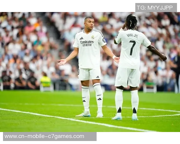 皇马在德比战中以三比零战胜马竞首发阵容分析与比赛亮点回顾